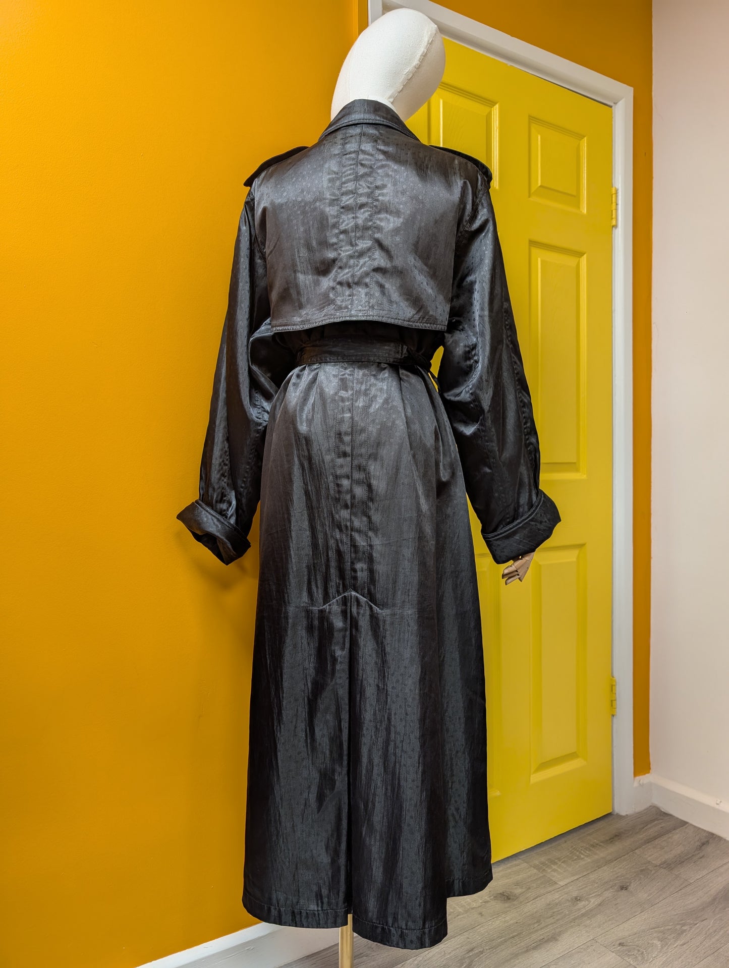 1980s 4 Seasons black trench coat - S/M