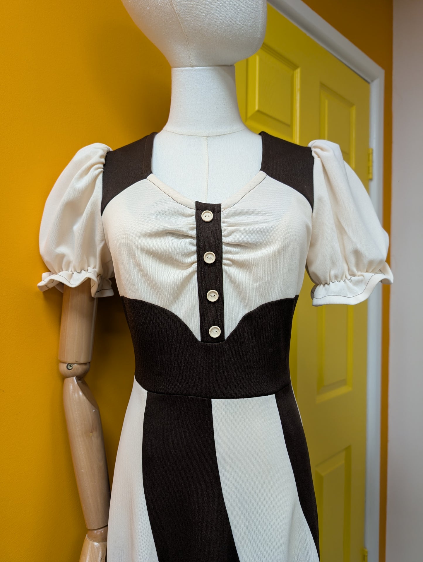 1970s brown & white swirl maxi dress - S/8