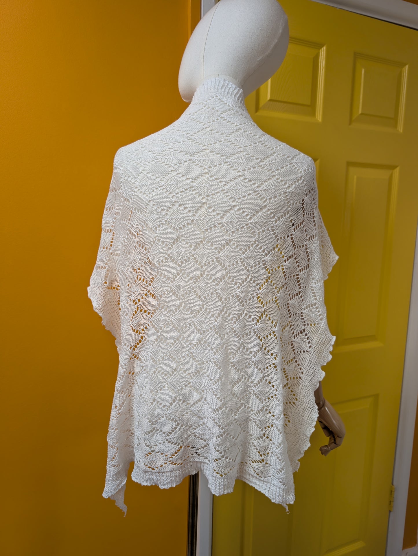 80s/90s Laura Ashley white cotton shawl/scarf