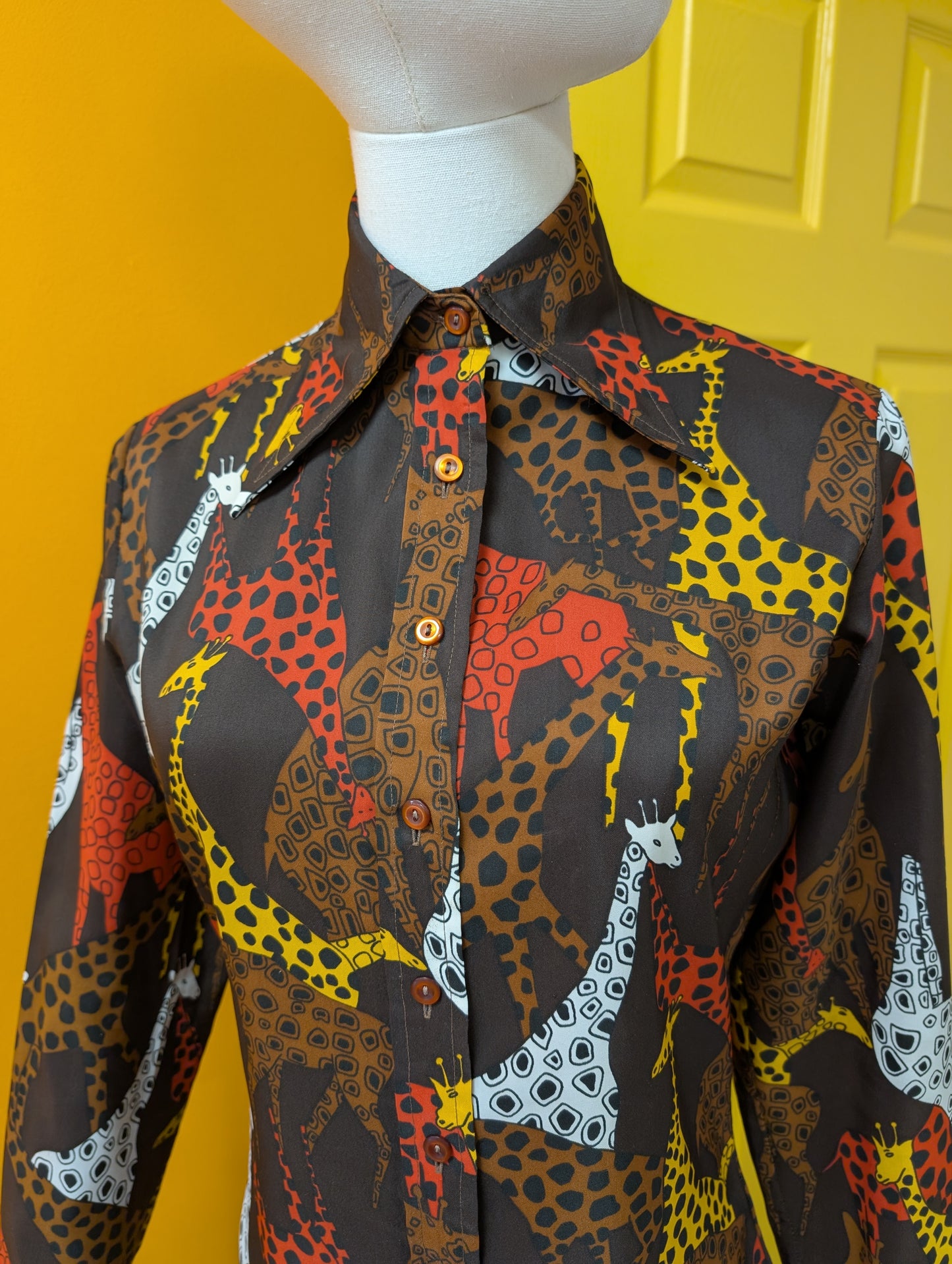 1970s novelty giraffe print dagger collar shirt - S
