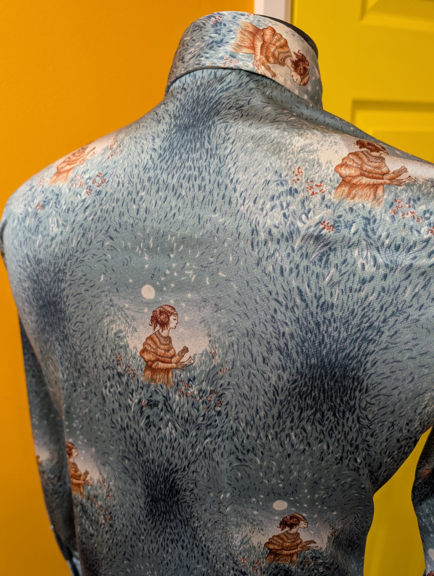 1970s novelty print dagger collar shirt