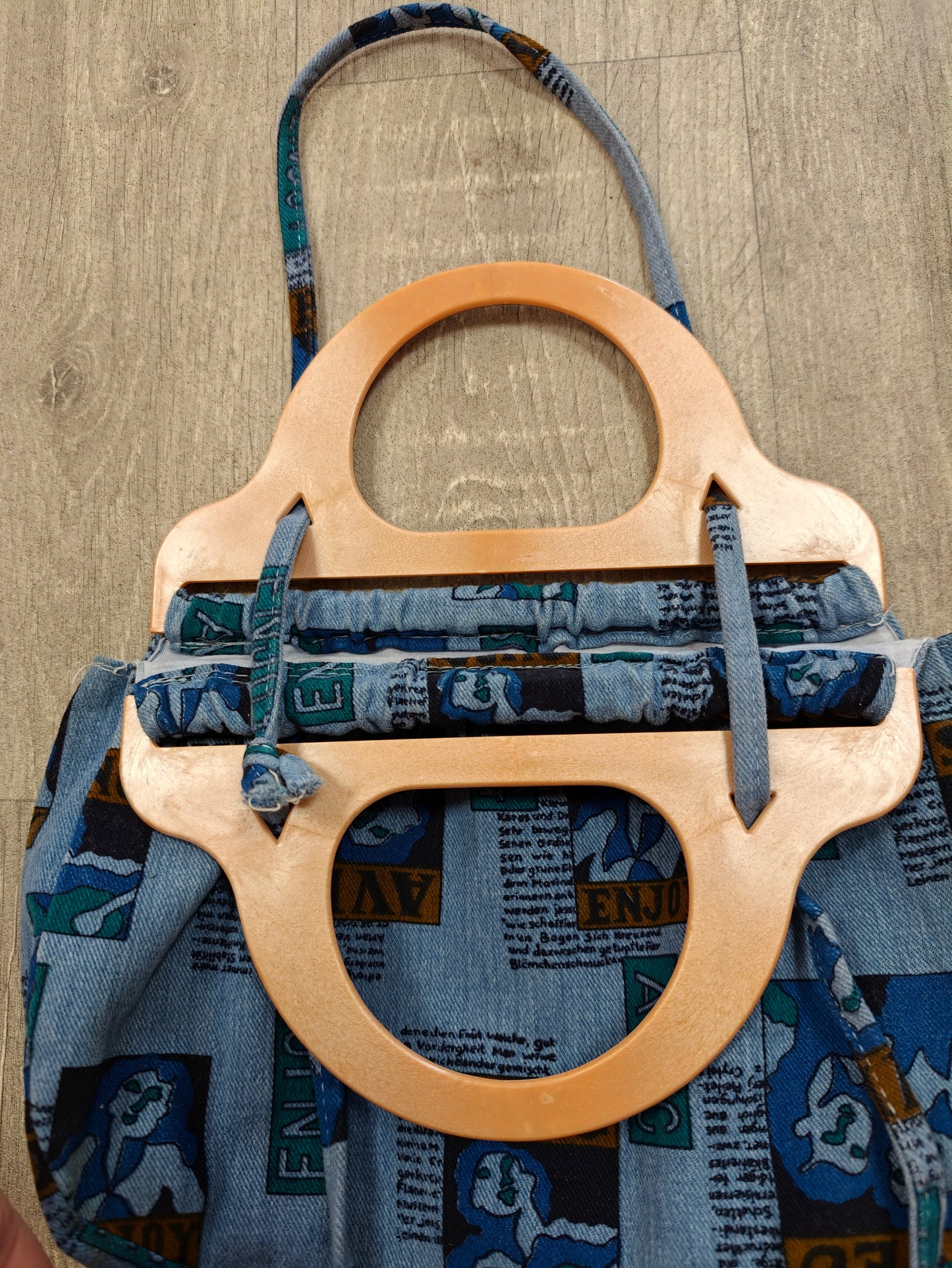 1970s blue novelty print handbag