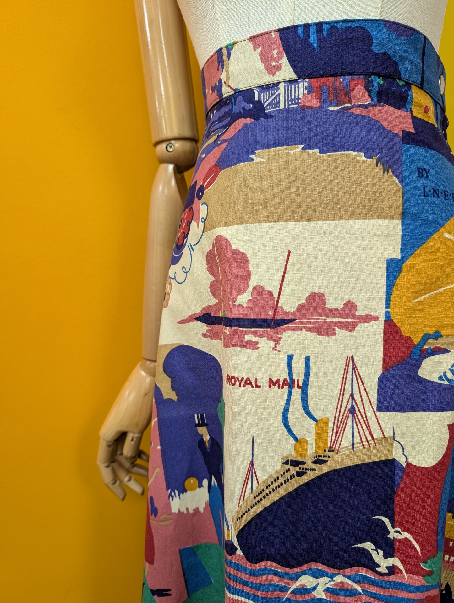 Bernard Nevill novelty print skirt - 26" waist