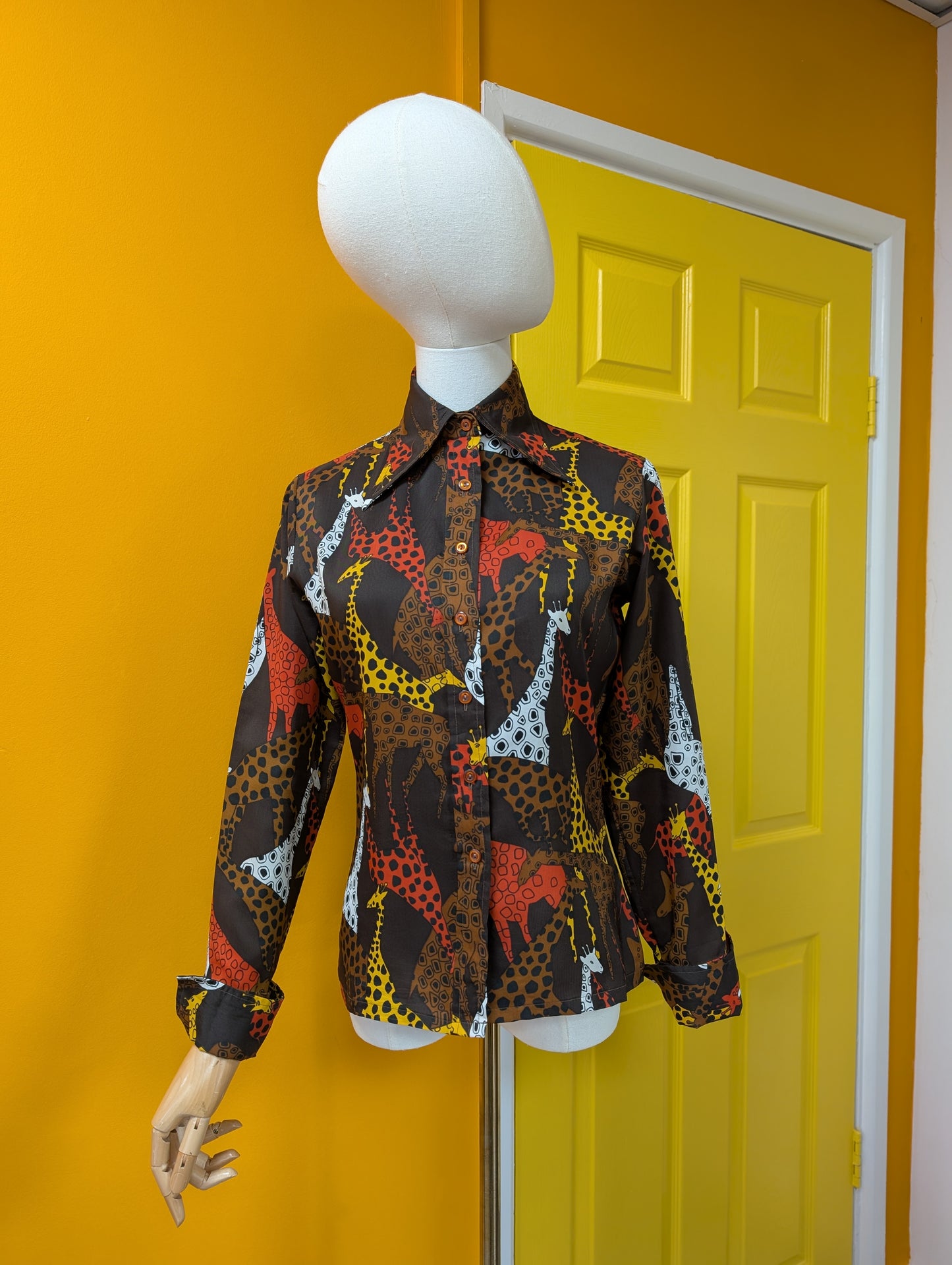 1970s novelty giraffe print dagger collar shirt - S
