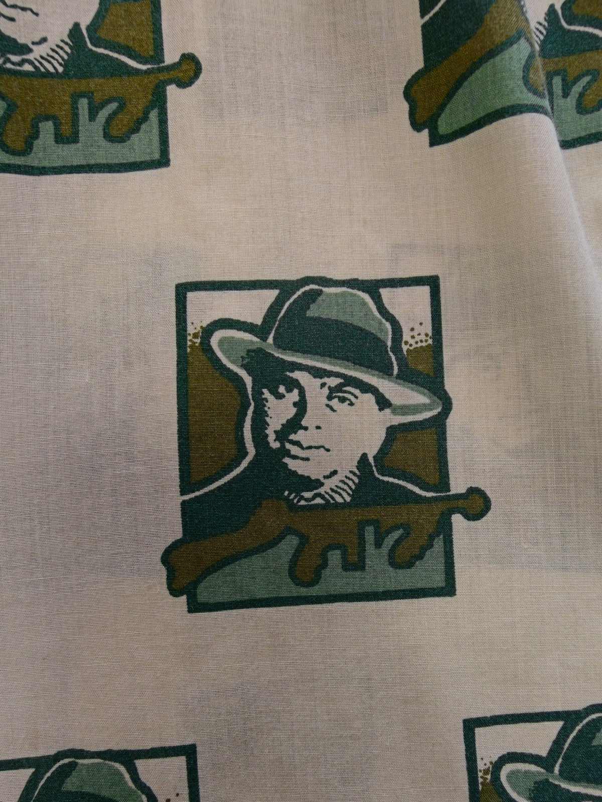 1970s Brutus novelty Al Capone print dagger collar shirt