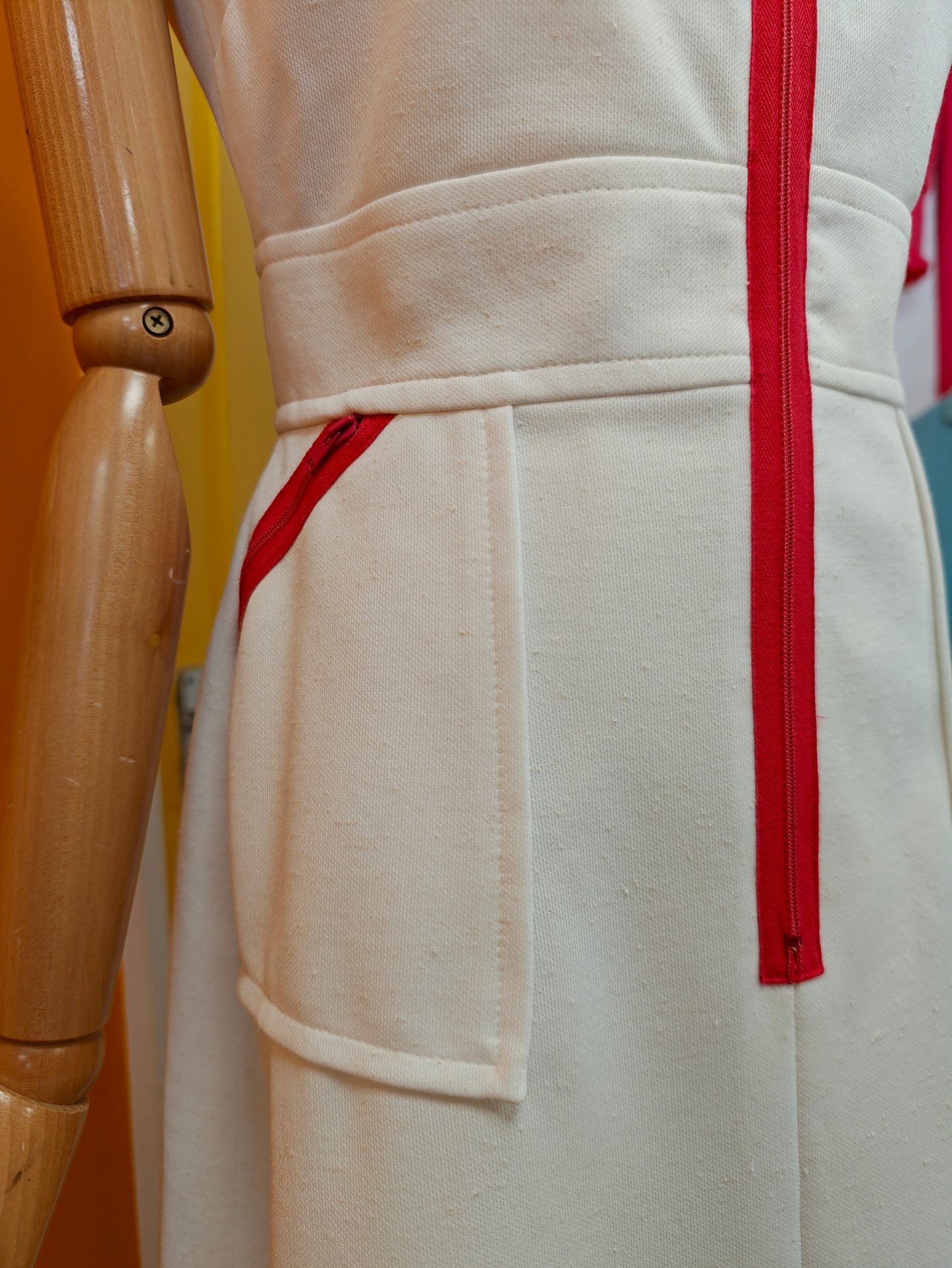 1970s California white dress with red zippers - S/8/10