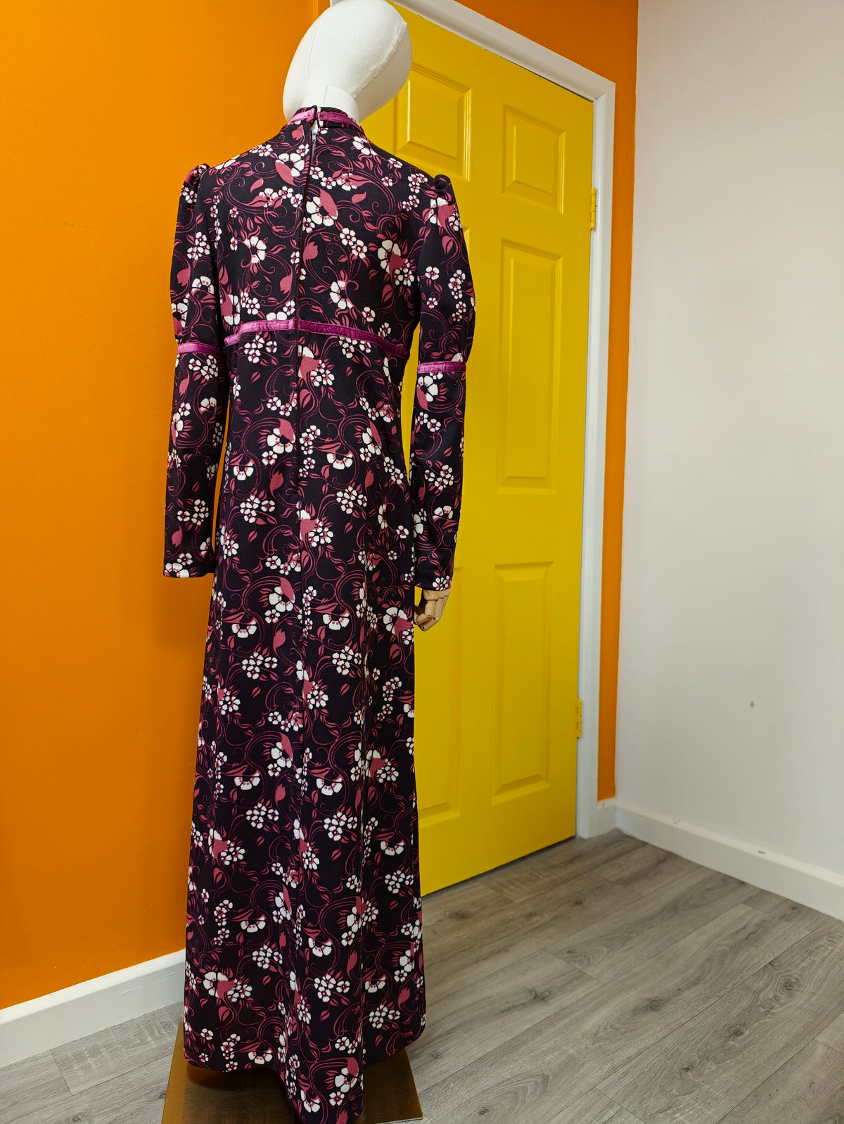 1970s floral maxi dress with velvet trim - M/12