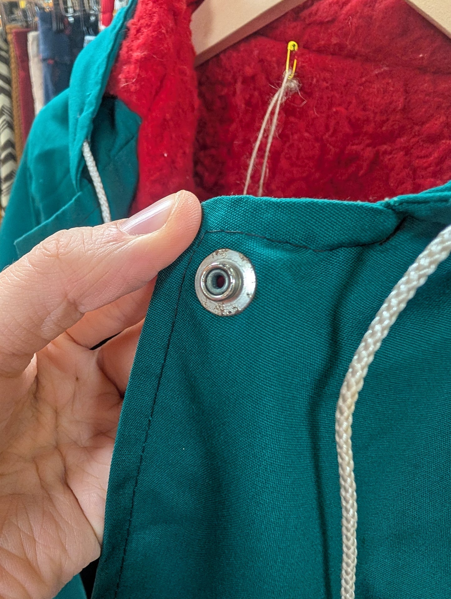 1970s green anorak with red fleece lining - S