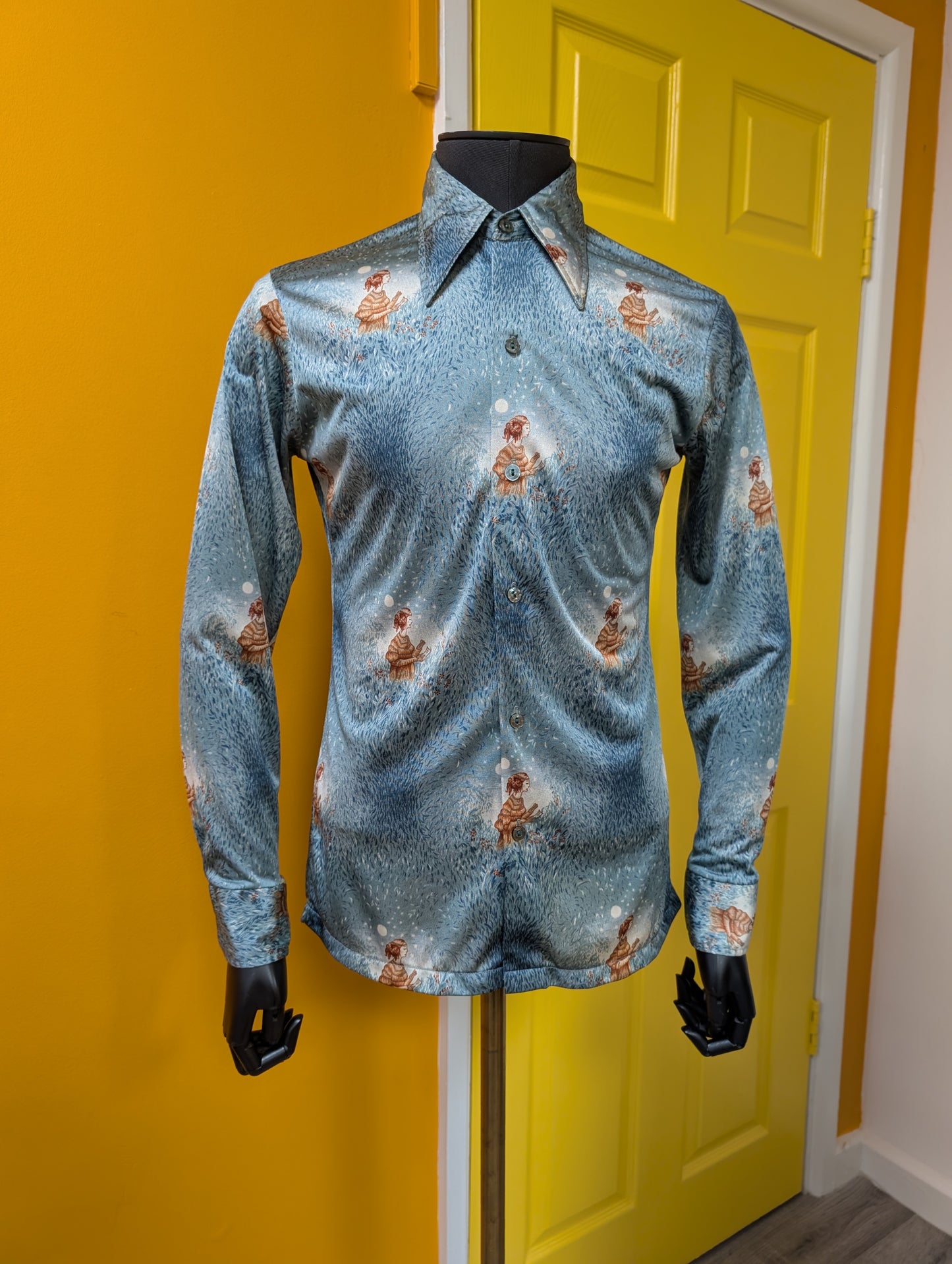 1970s novelty print dagger collar shirt