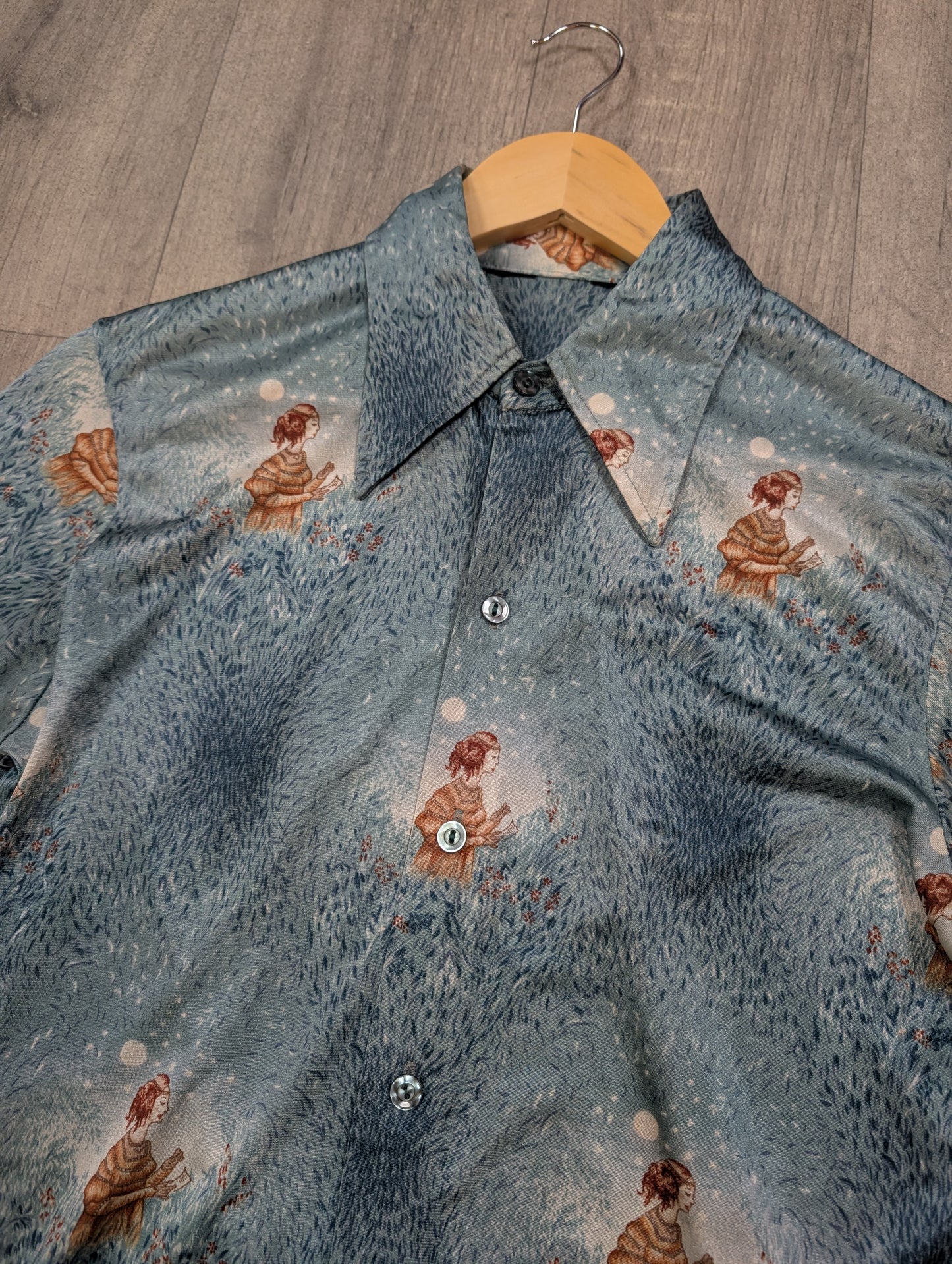 1970s novelty print dagger collar shirt