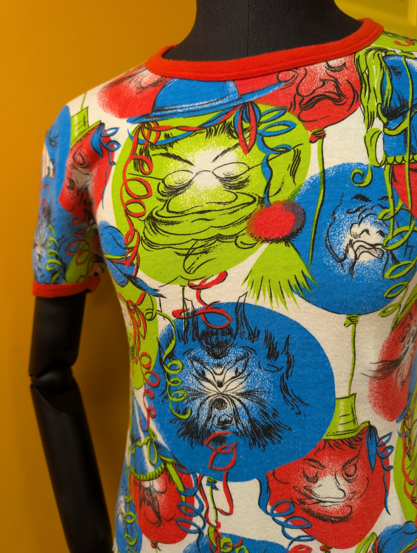 Crazy 1970s novelty balloon print t-shirt