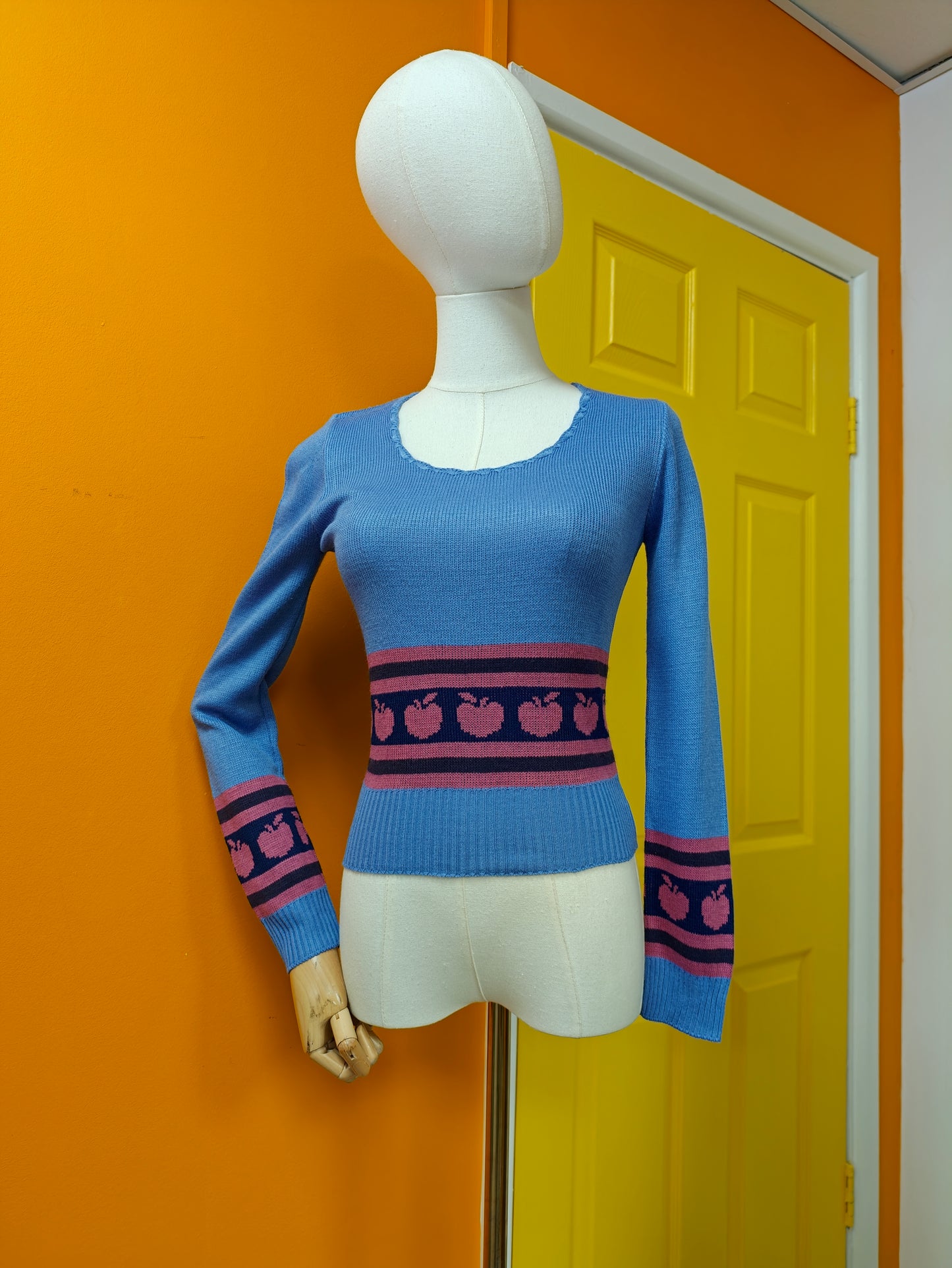 1970s lilac and pink novelty knitted apple jumper - XS