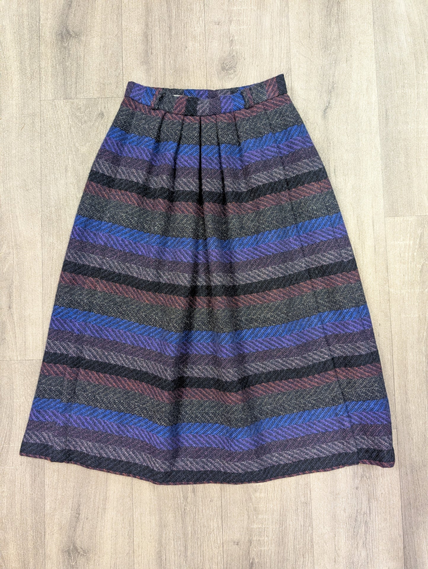 1980s Julius pure new wool skirt - 24" waist