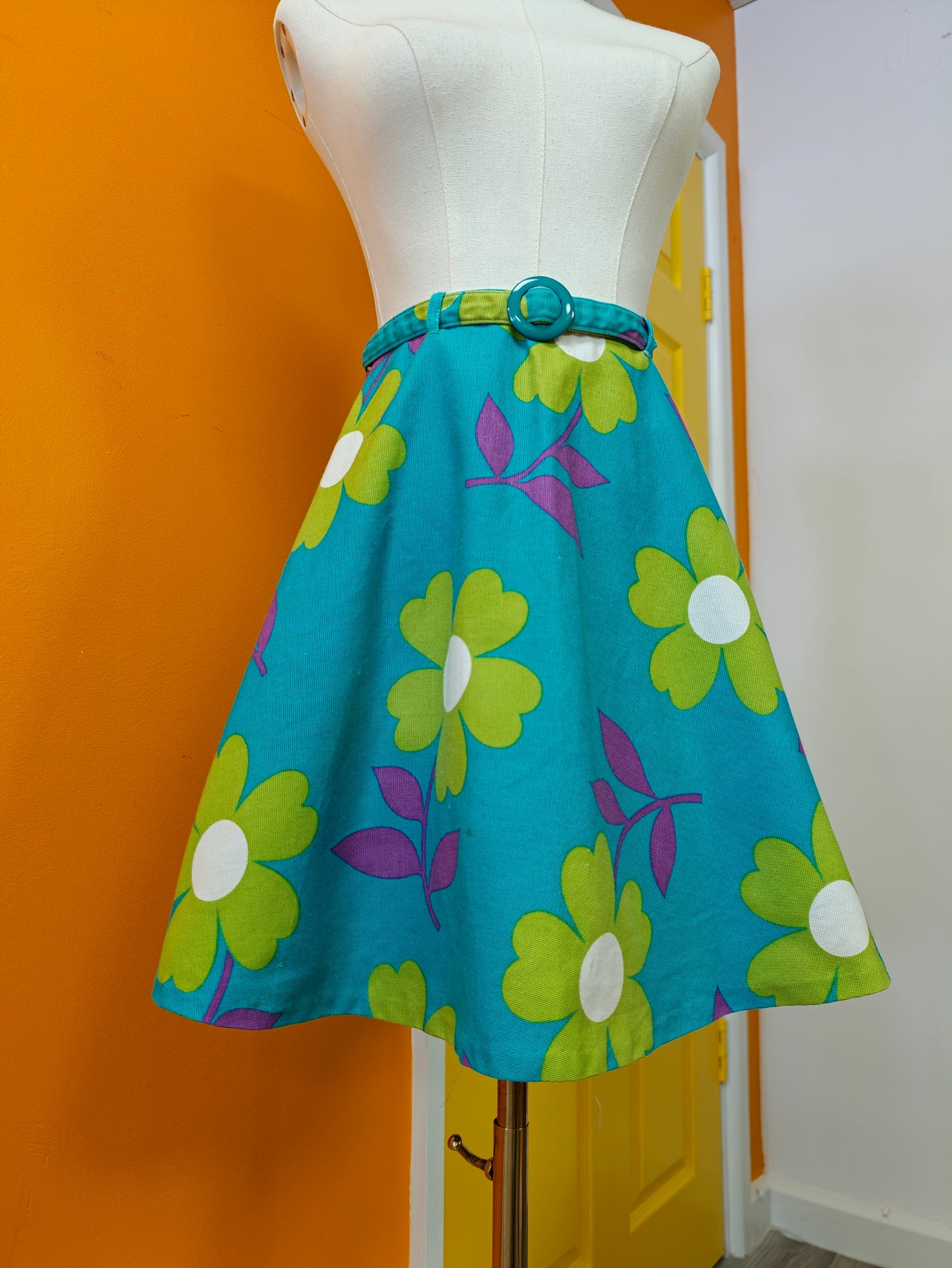 1960s flower power mini skirt with belt - 25" waist