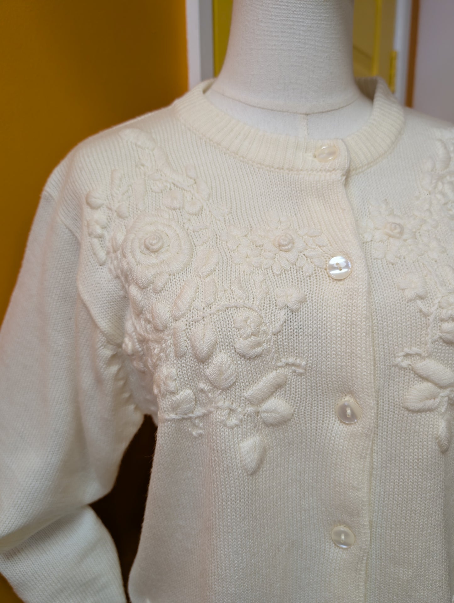 1980s white embroidered acrylic cardigan - S/M