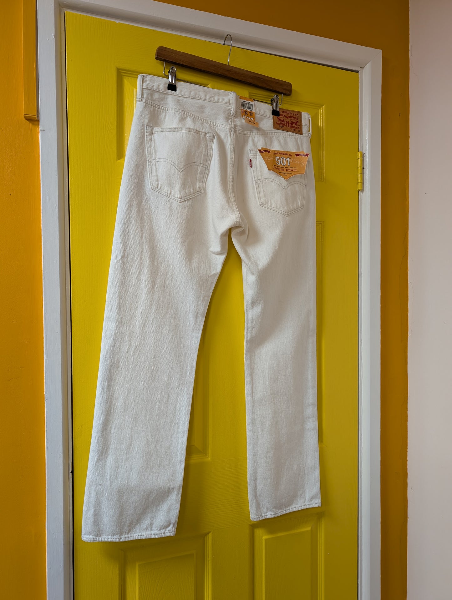 Deadstock Y2K white Levi's 501s - 34W 30L