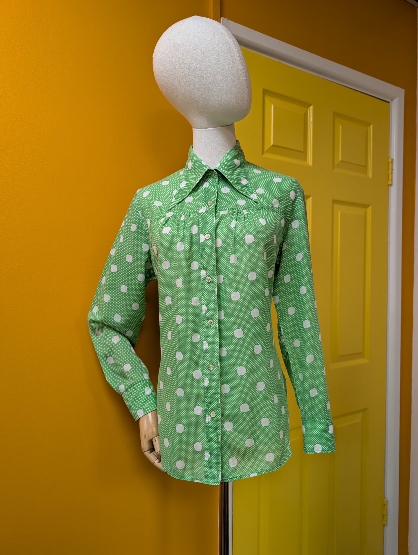 1970s green & white polka dot dagger collar shirt - M