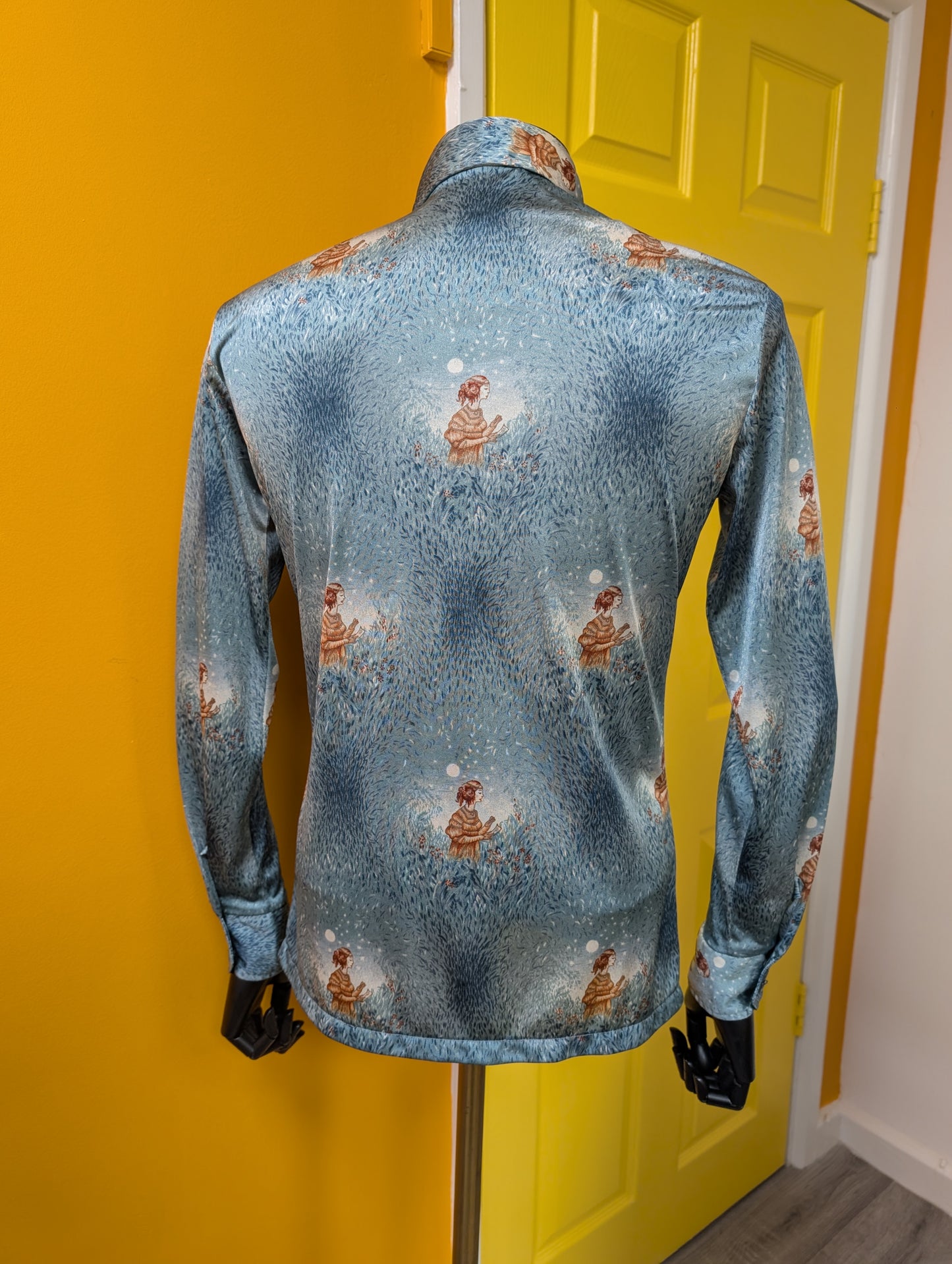 1970s novelty print dagger collar shirt