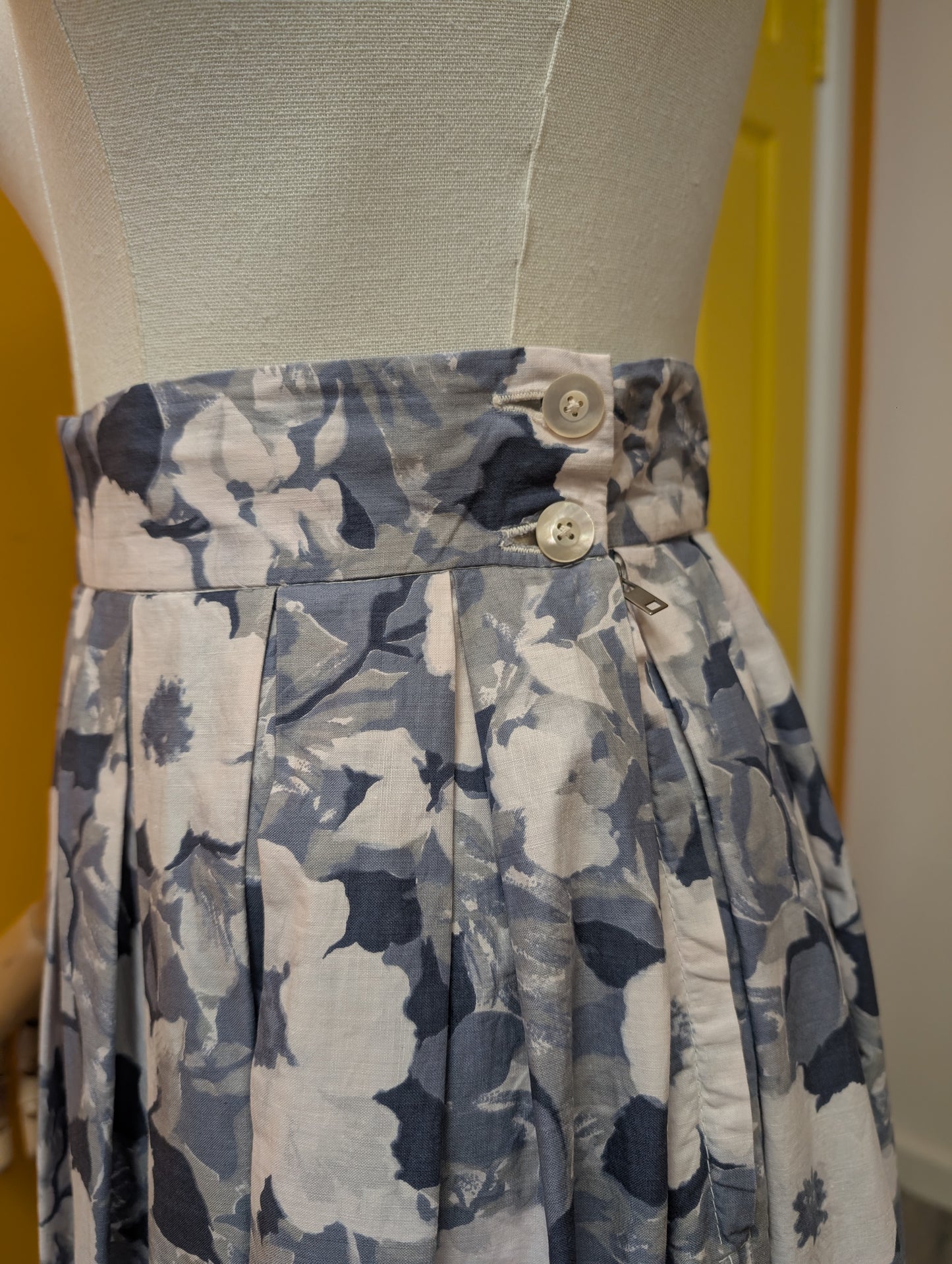 50s/60s Fashionwise cotton floral skirt - 25" waist