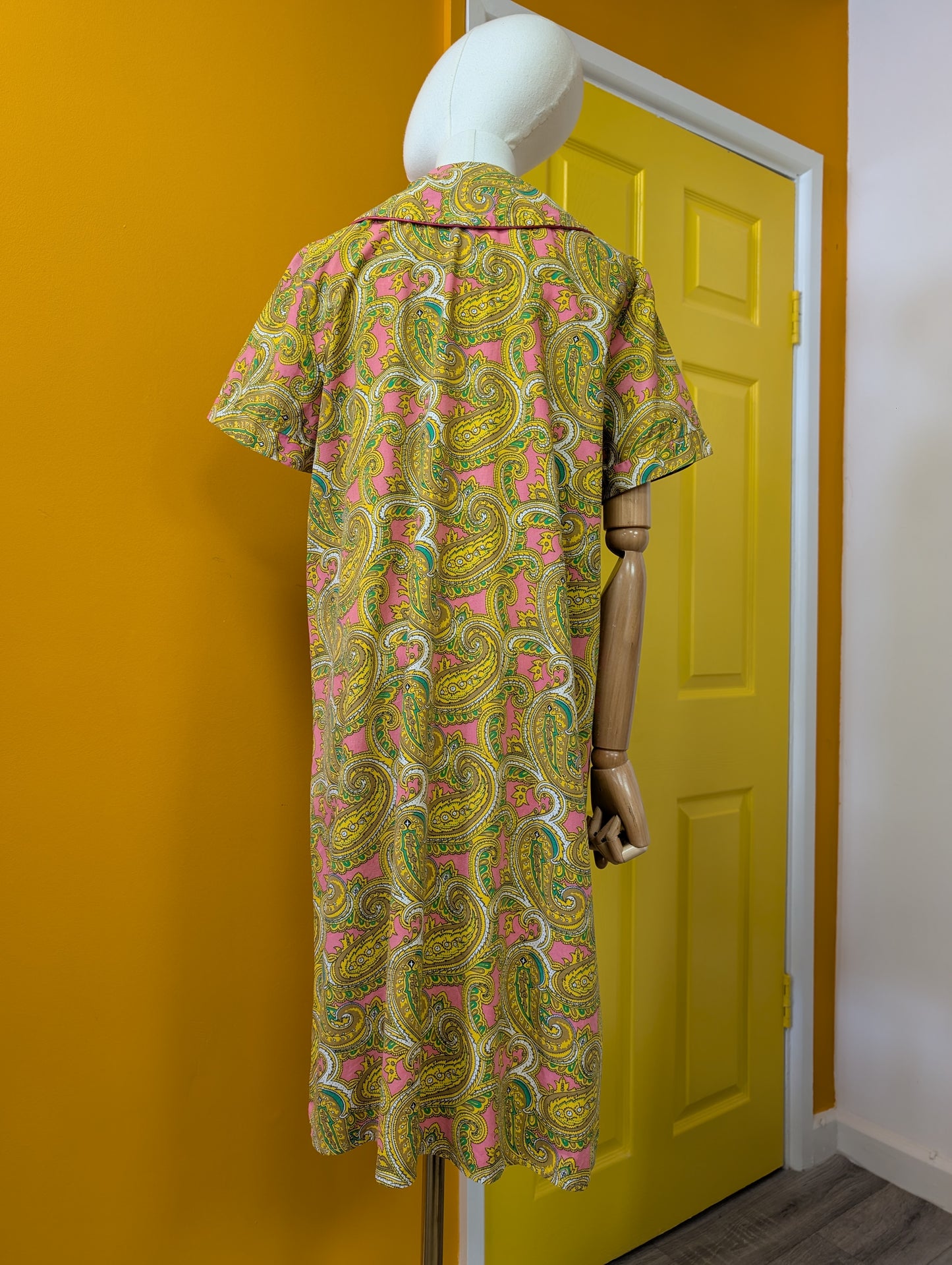 1960s A Fantasy Creation pink paisley cotton housecoat - M/L