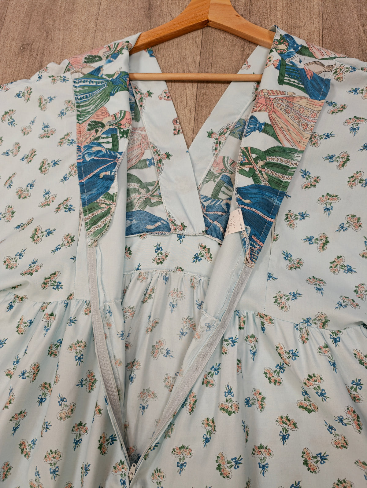 Beautiful 1970s novelty print dress - M