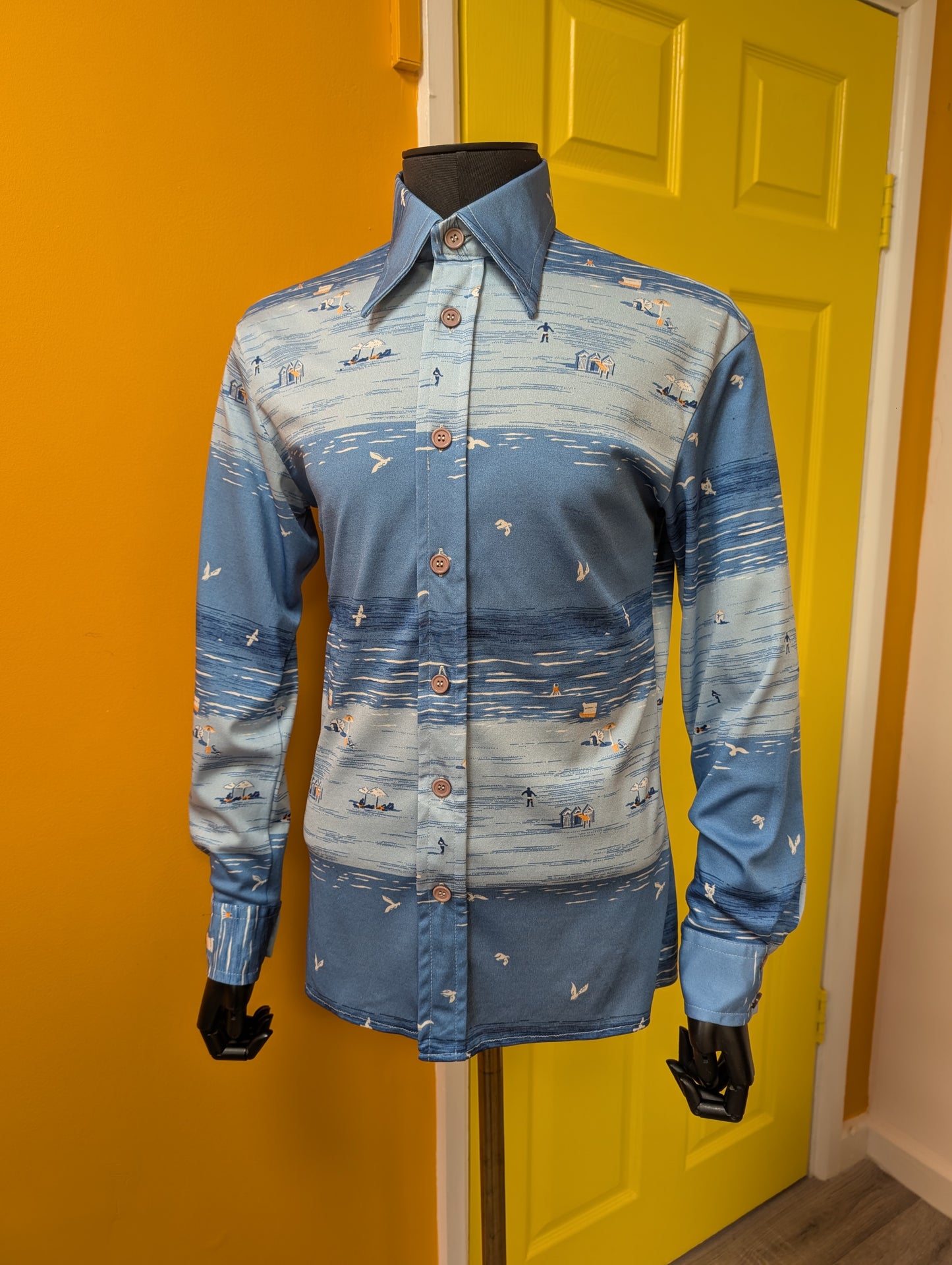 1970s Baroque novelty print dagger collar shirt