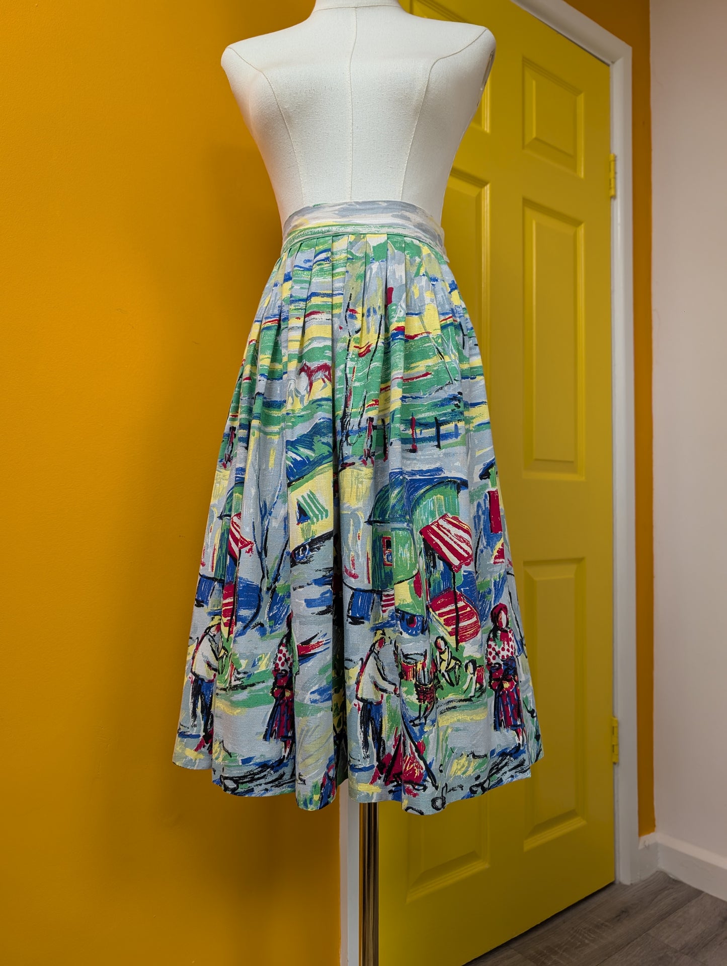 Gorgeous 1950s scenic novelty print cotton skirt - 26" waist