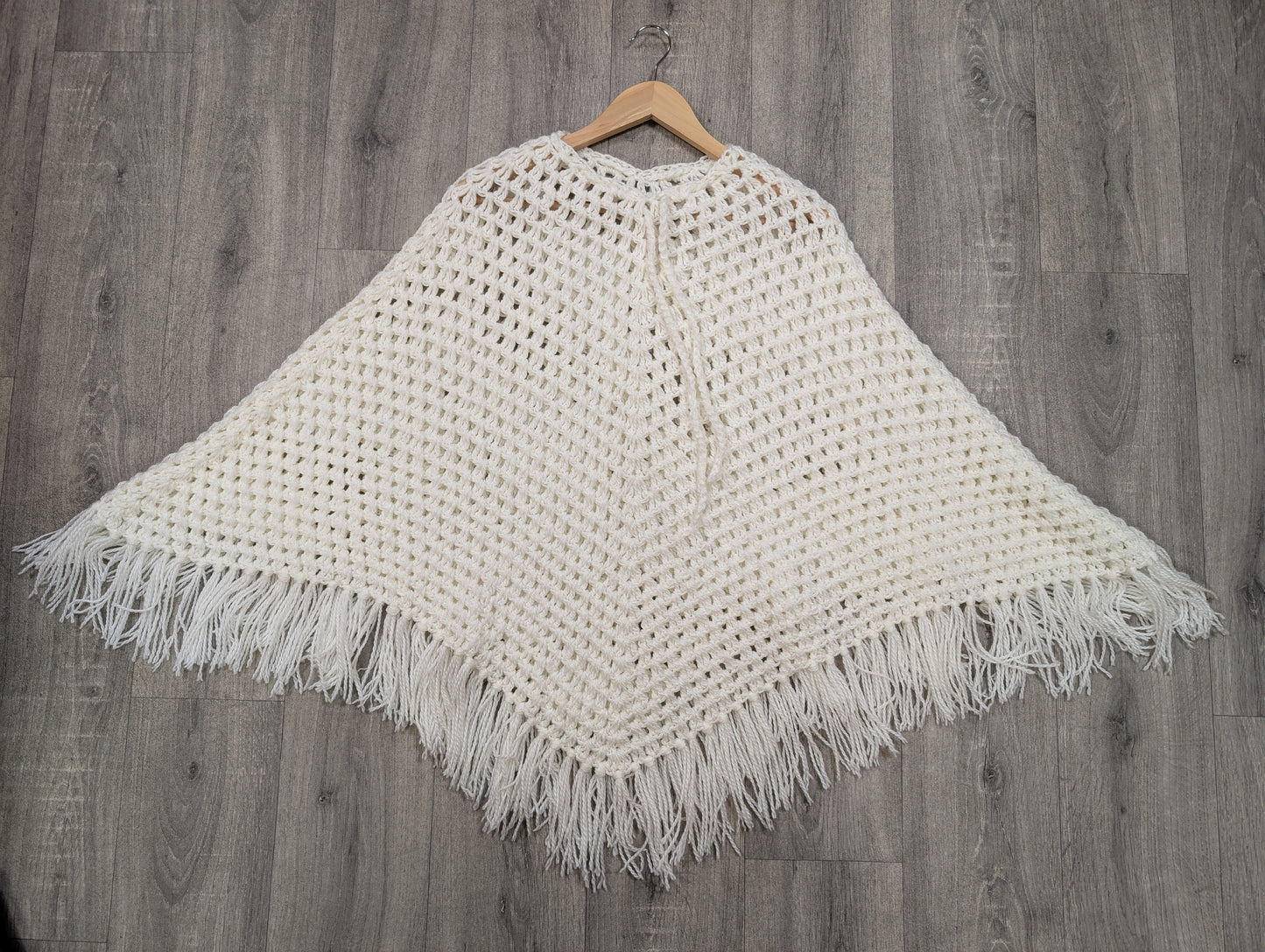1970s white crochet poncho