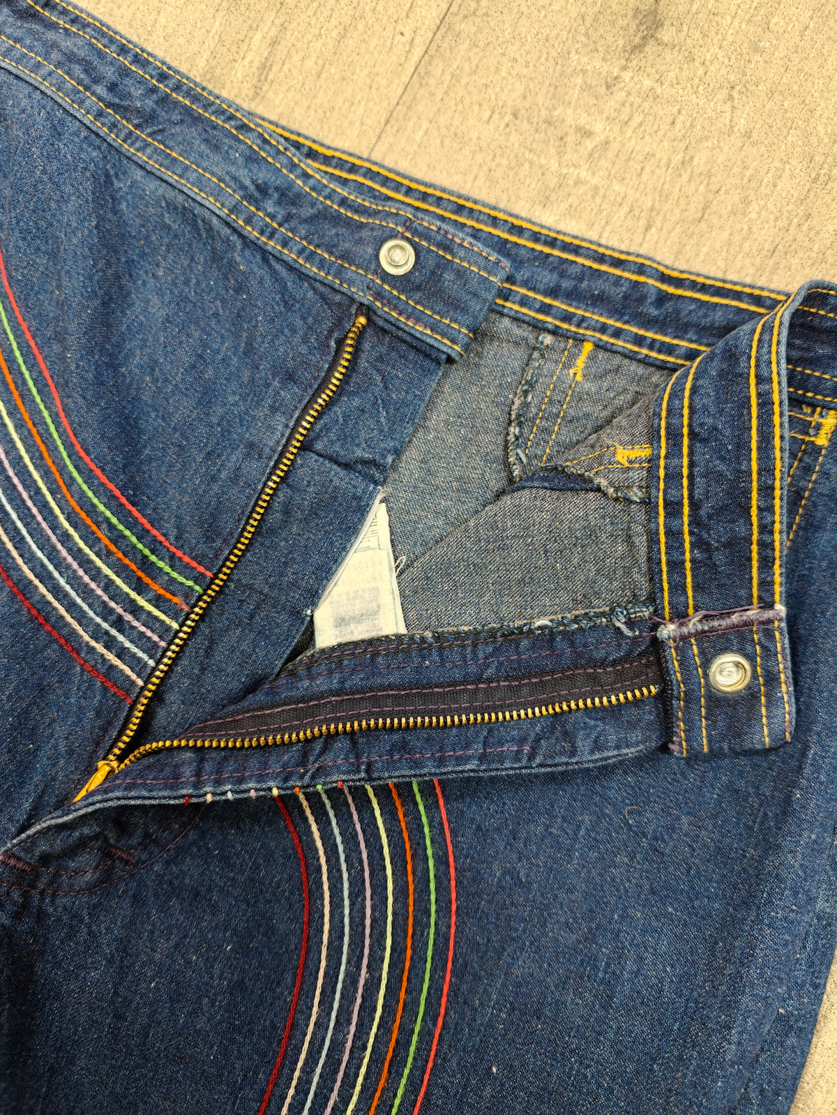 Iconic 1970s Lee rainbow jeans - 28"W 35"L