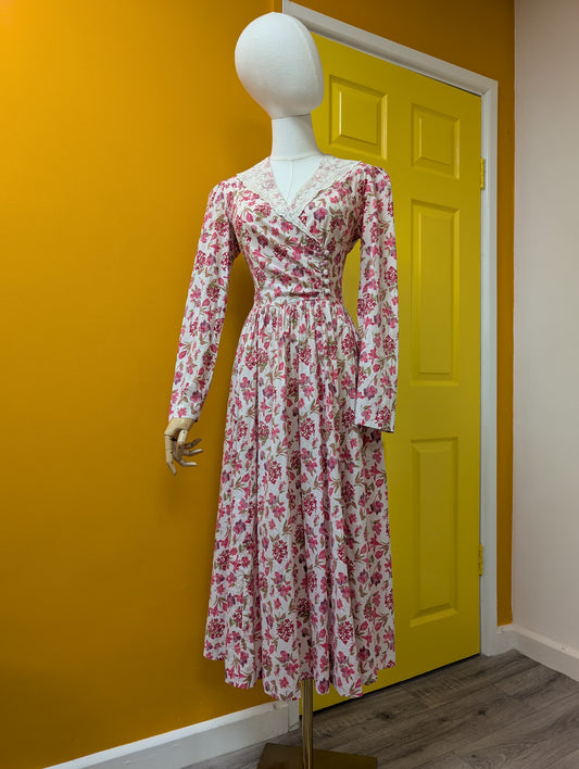 1980s Laura Ashley pink floral lace collar dress