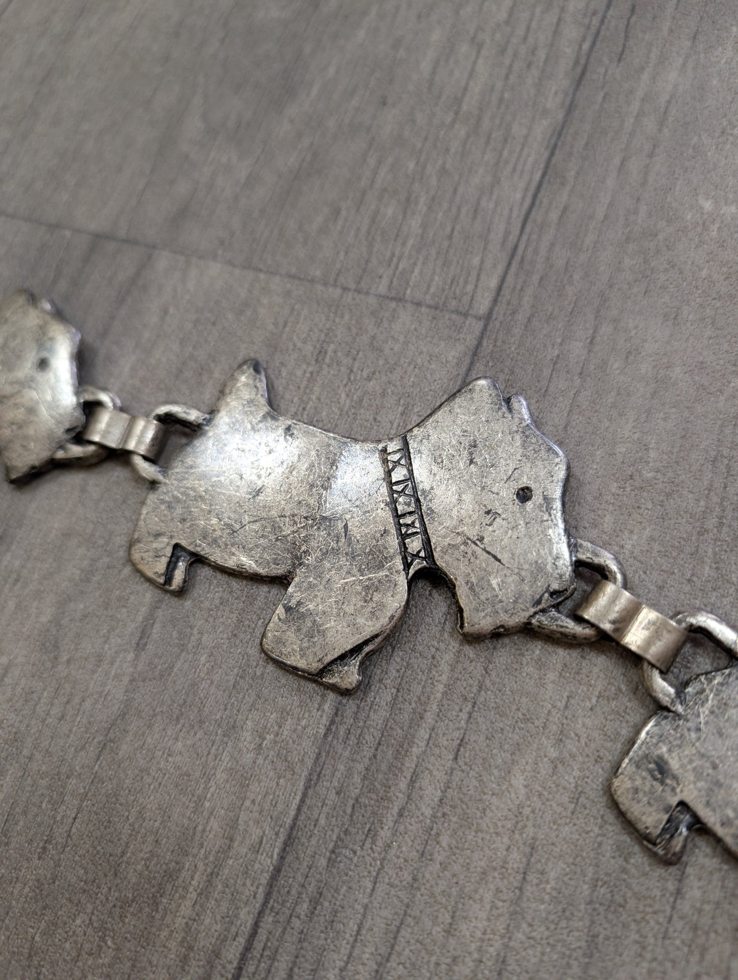 Silver metal Scottie dog belt