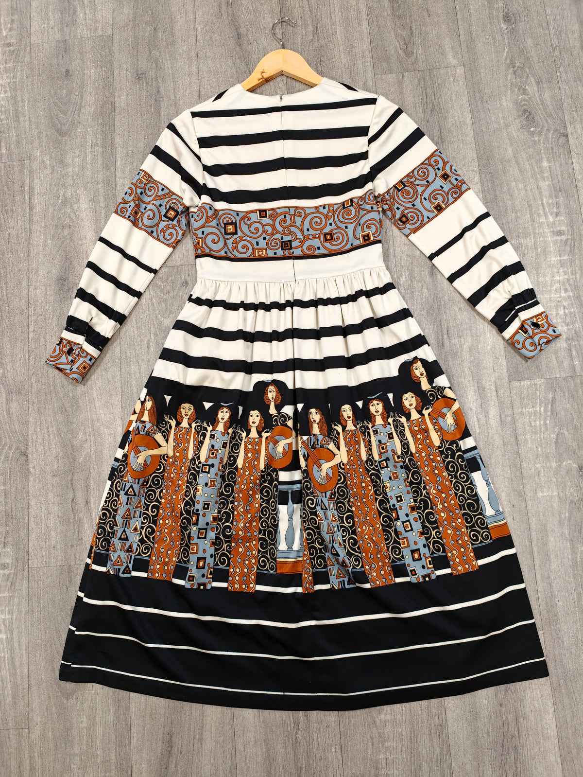 Novelty print dress - XS/S/6/8