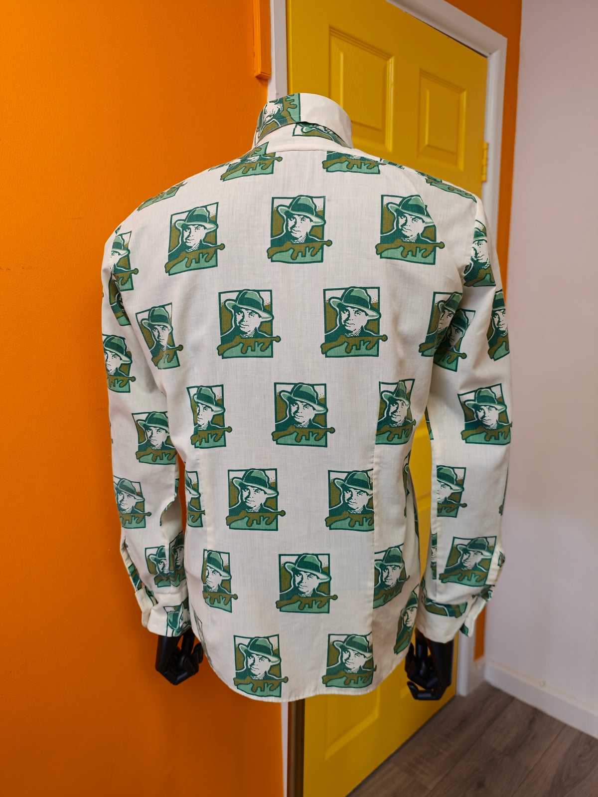 1970s Brutus novelty Al Capone print dagger collar shirt