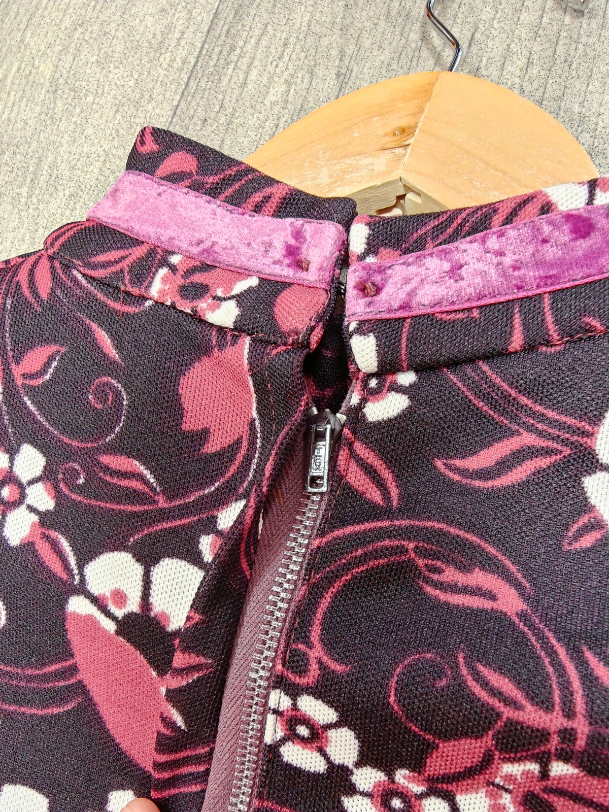 1970s floral maxi dress with velvet trim - M/12