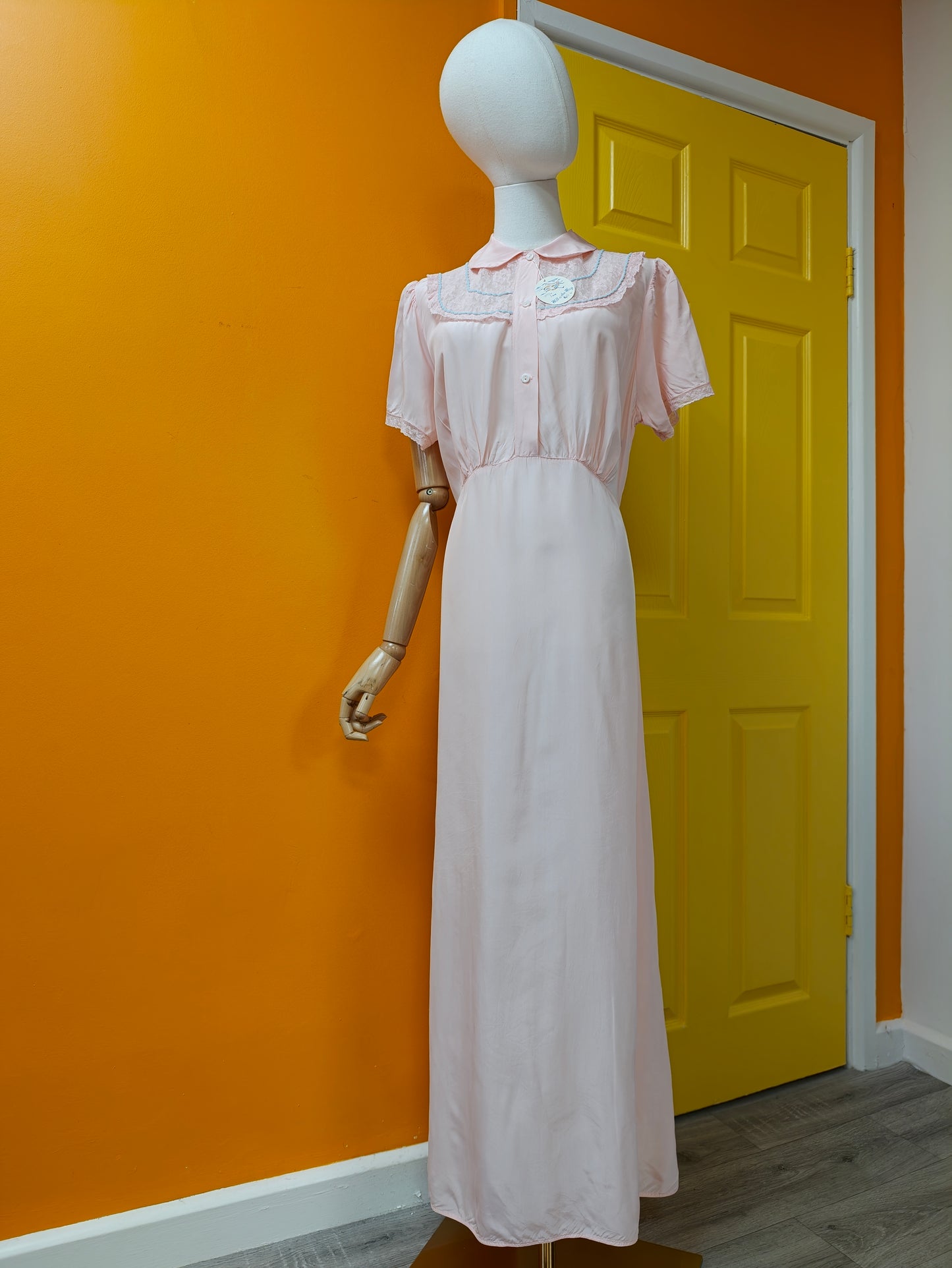 50s/60s Deadstock Will-O-The-Wisp by Minster nylon nightdress