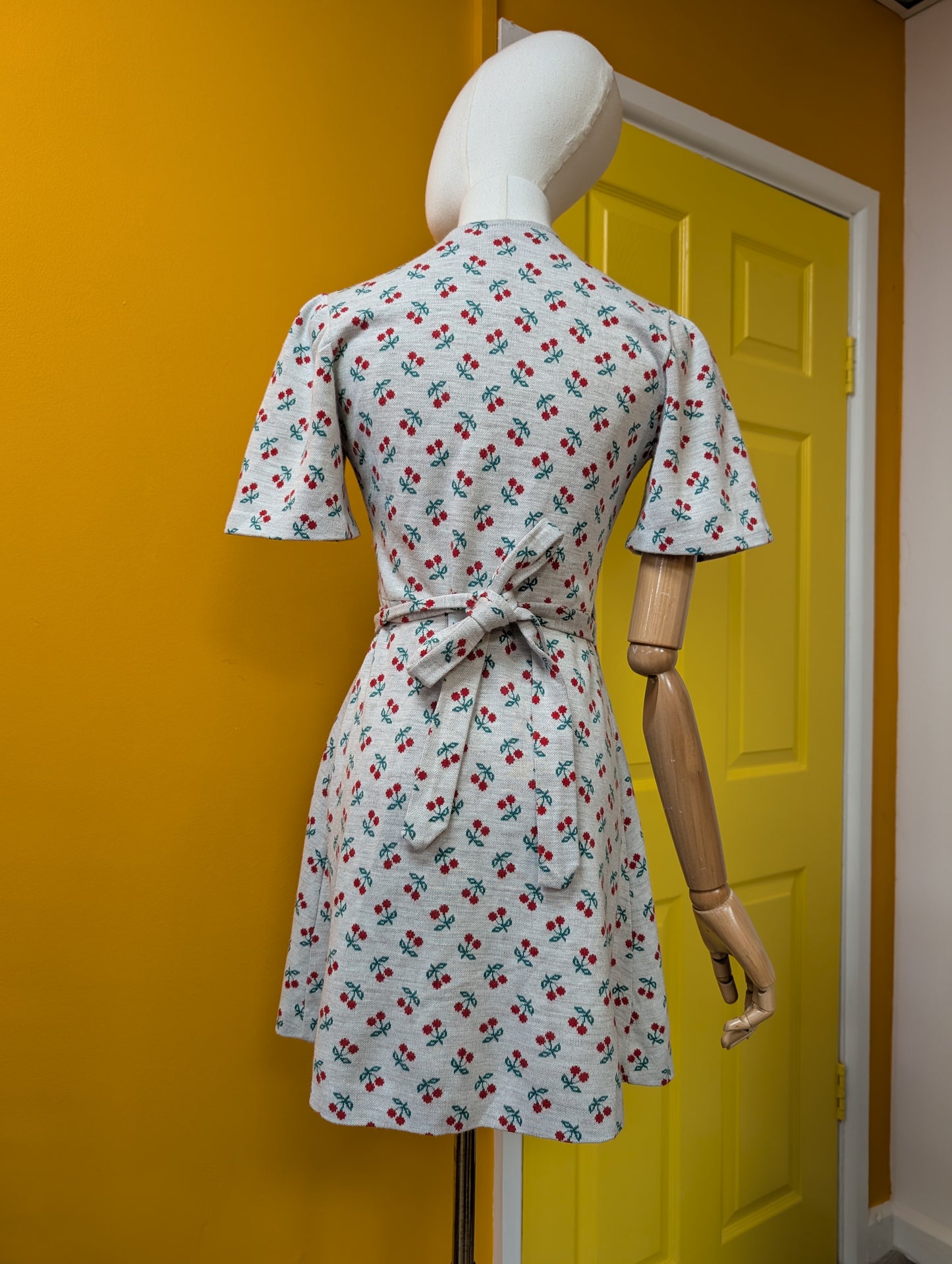 1970s cherry wrap dress - XS/S