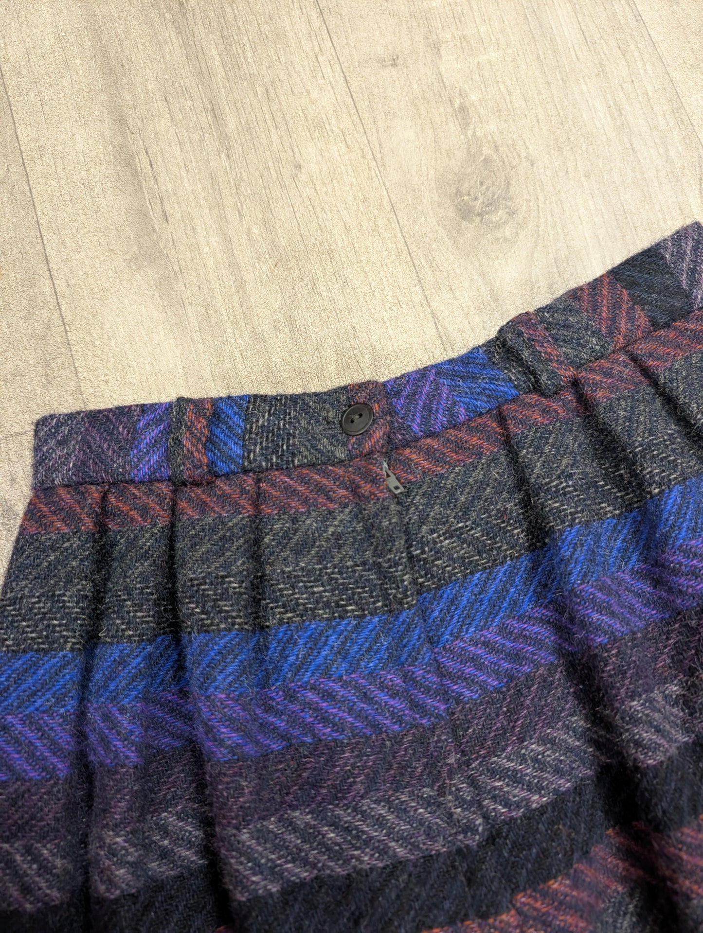 1980s Julius pure new wool skirt - 24" waist