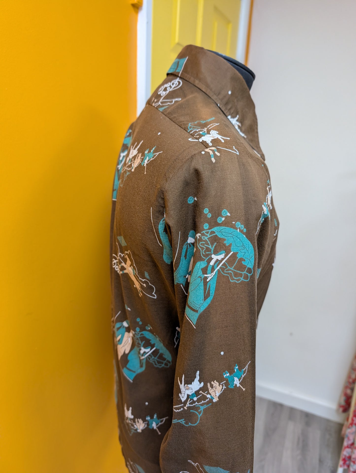 1970s Jonathan cotton Art Deco polo novelty print shirt