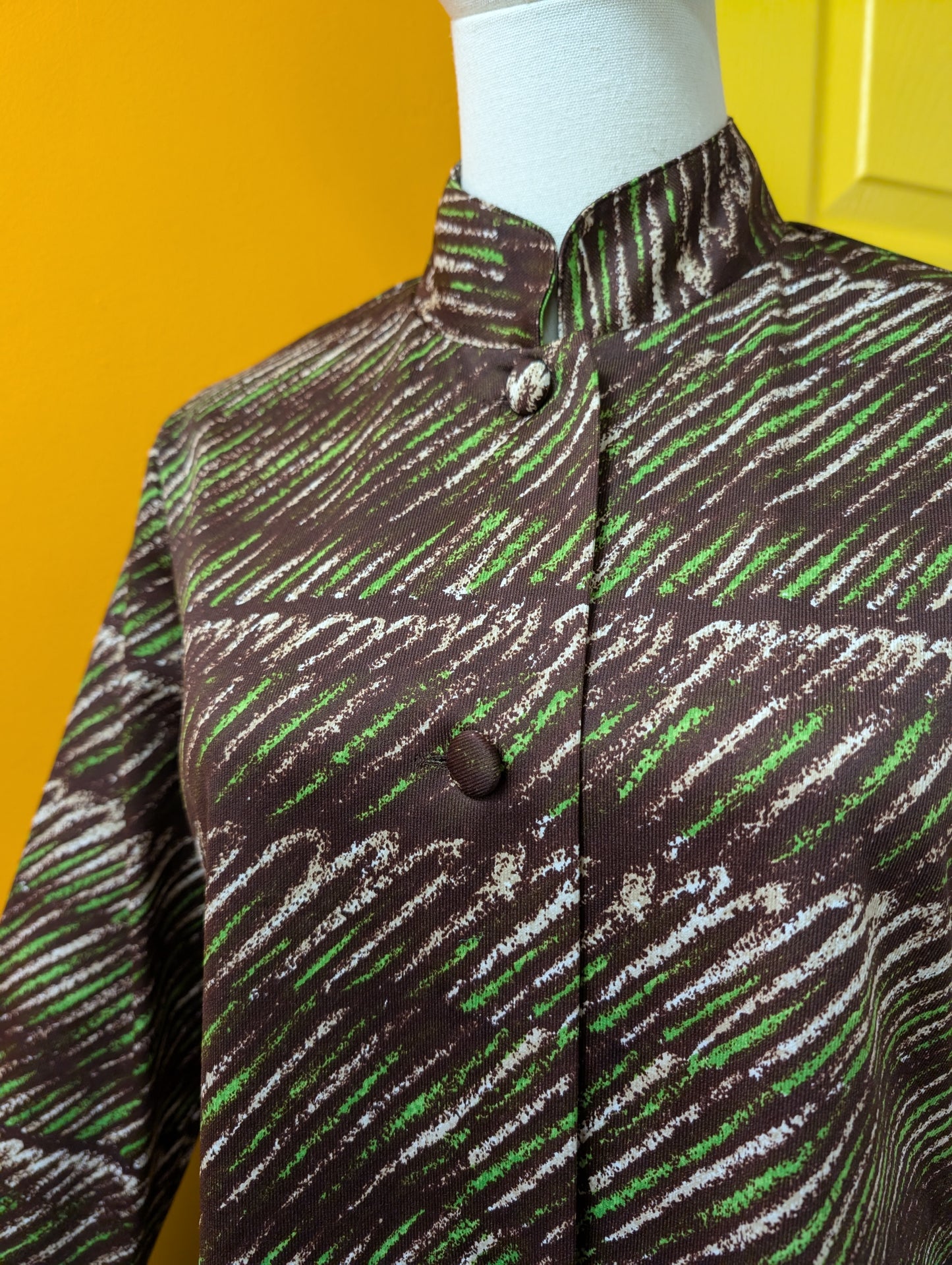 1970s brown/green patterned house coat - M