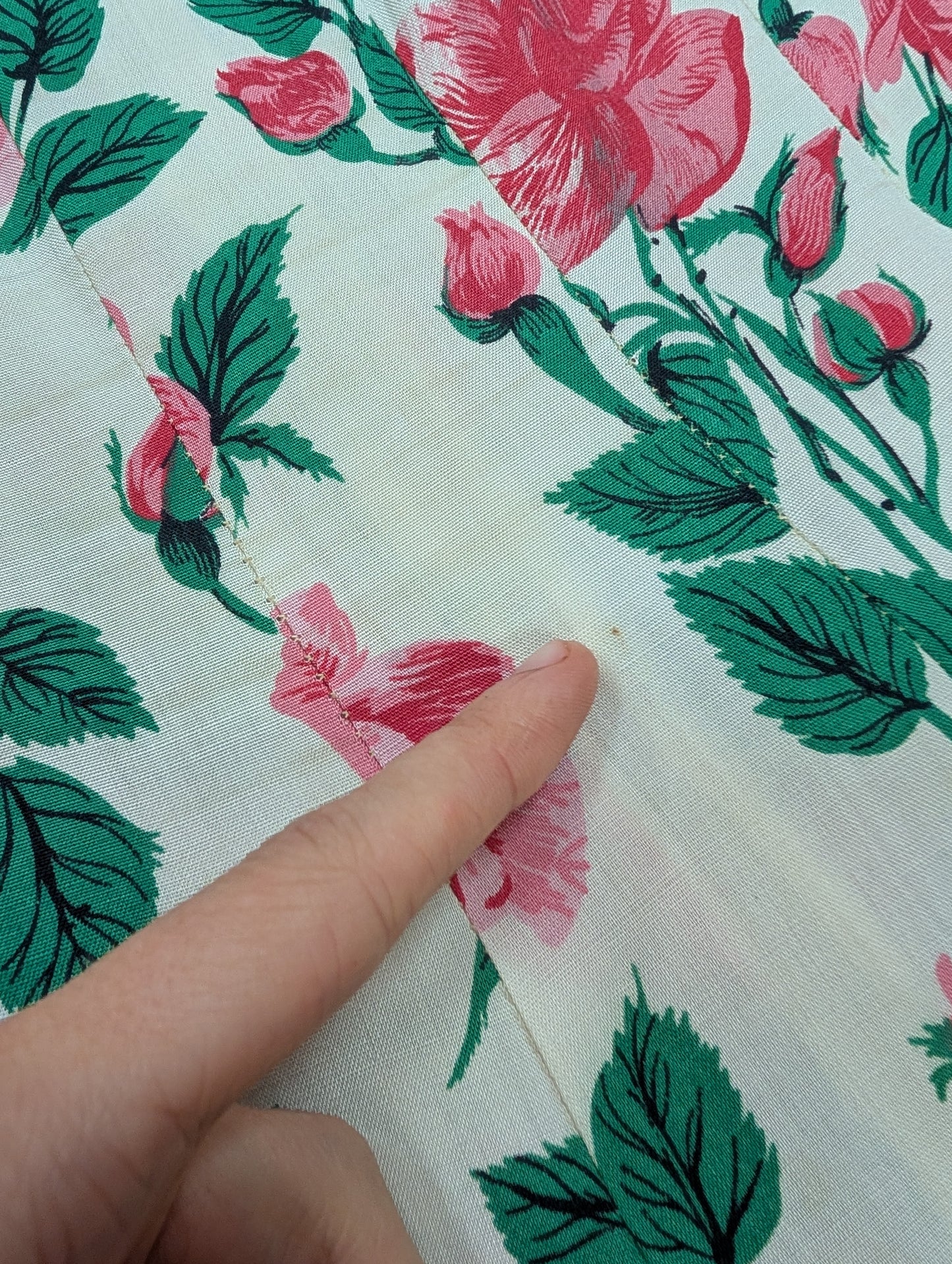 1950s rose print dress - 38"B 29"W