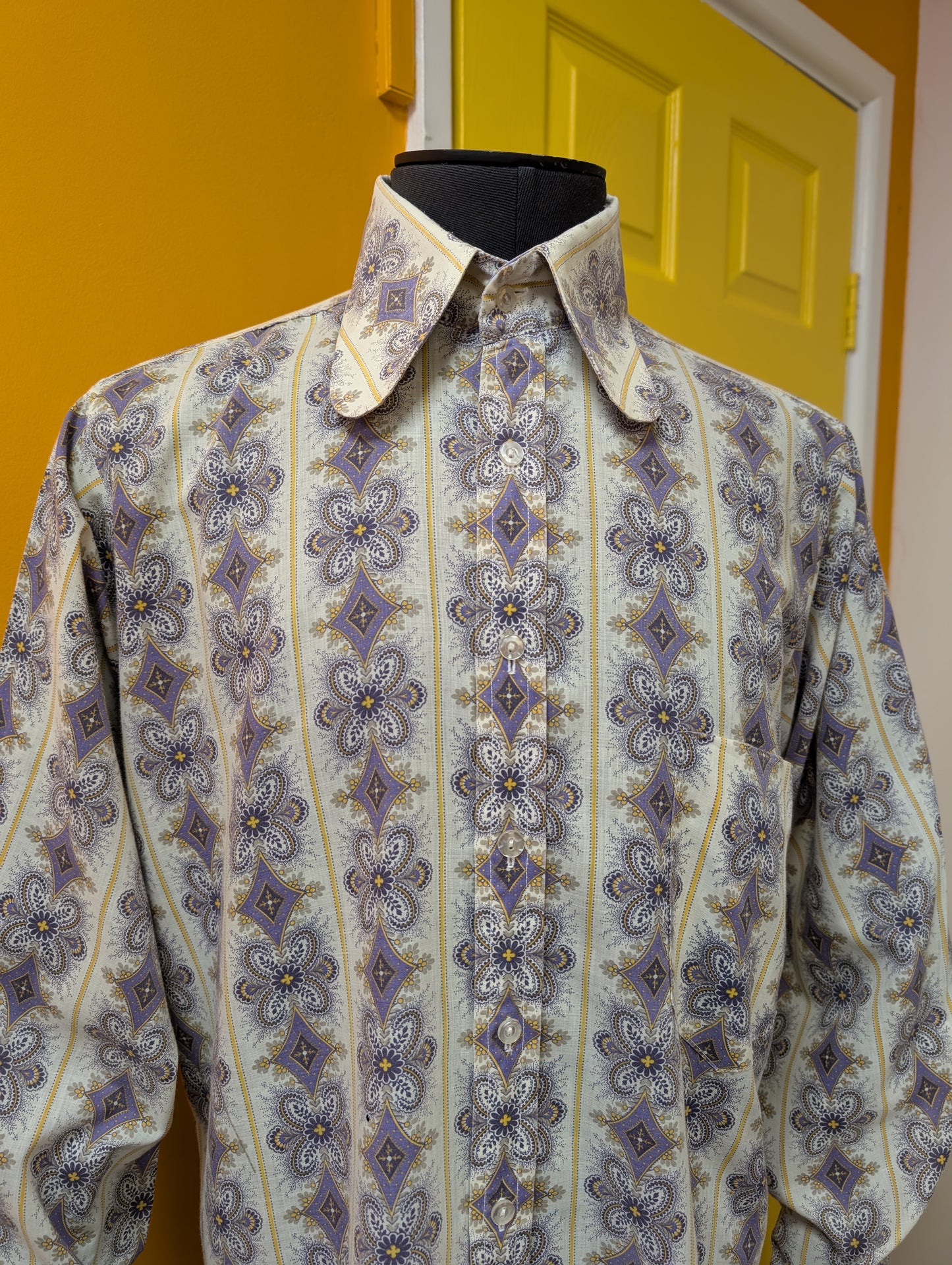 Early 1970s Ben Sherman twist tag shirt