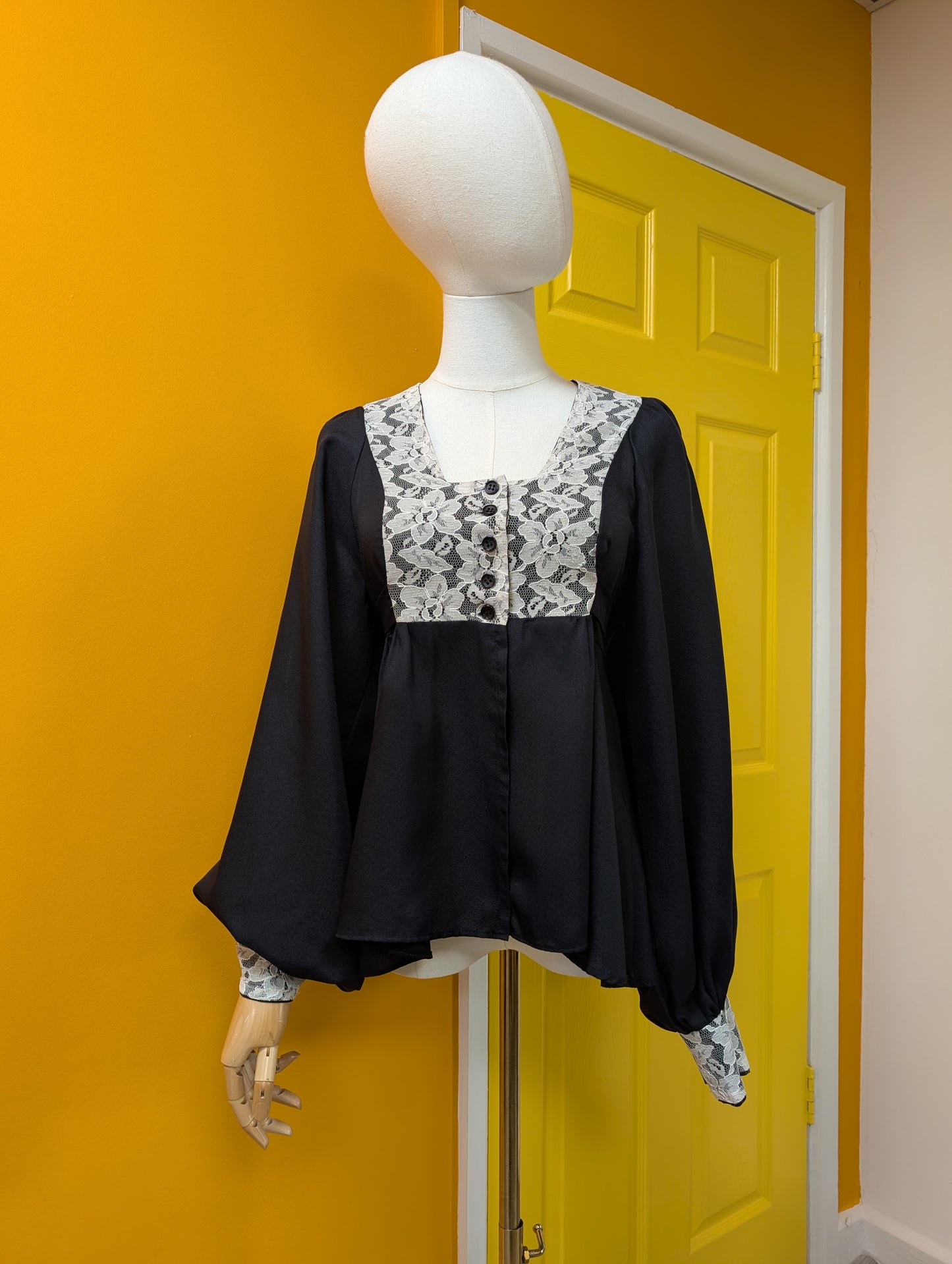1970s C&A black blouse with white lace - S/8/10