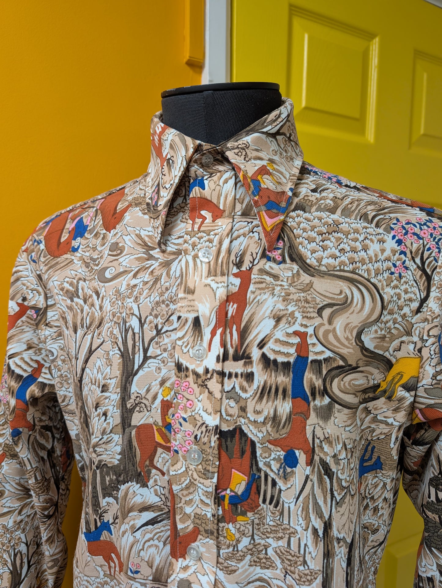 1970s Cellini novelty print dagger collar shirt